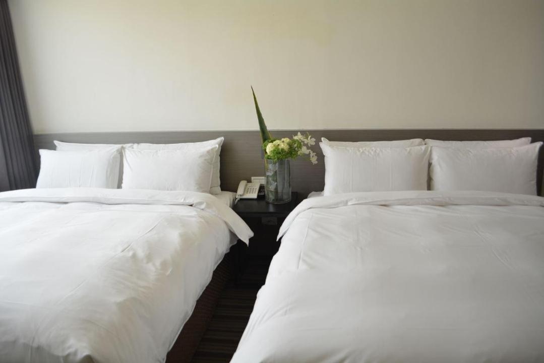 De Reve Express Hotel Чиай Сити Екстериор снимка