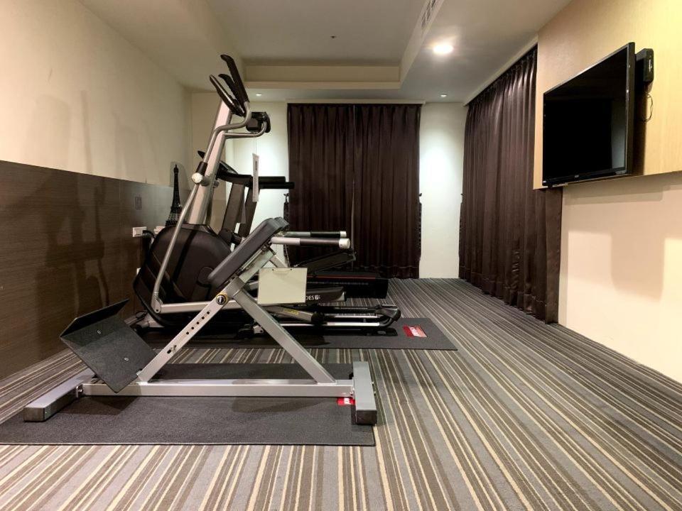 De Reve Express Hotel Чиай Сити Екстериор снимка