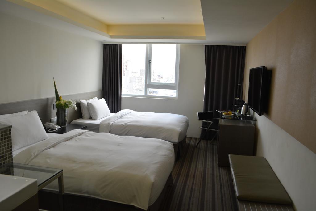 De Reve Express Hotel Чиай Сити Екстериор снимка