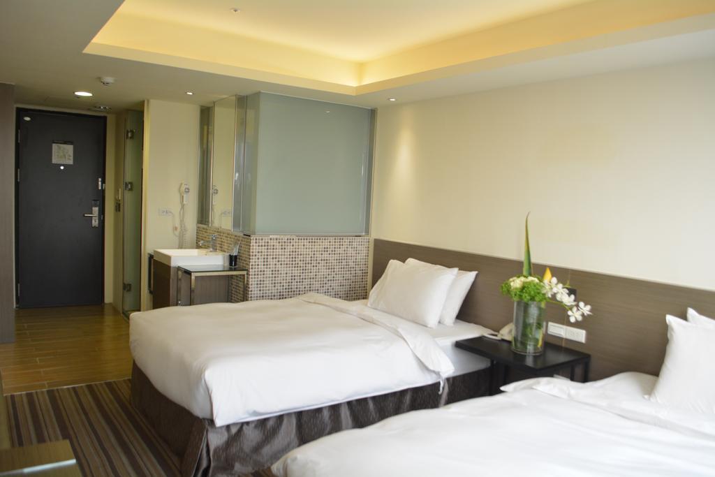 De Reve Express Hotel Чиай Сити Екстериор снимка