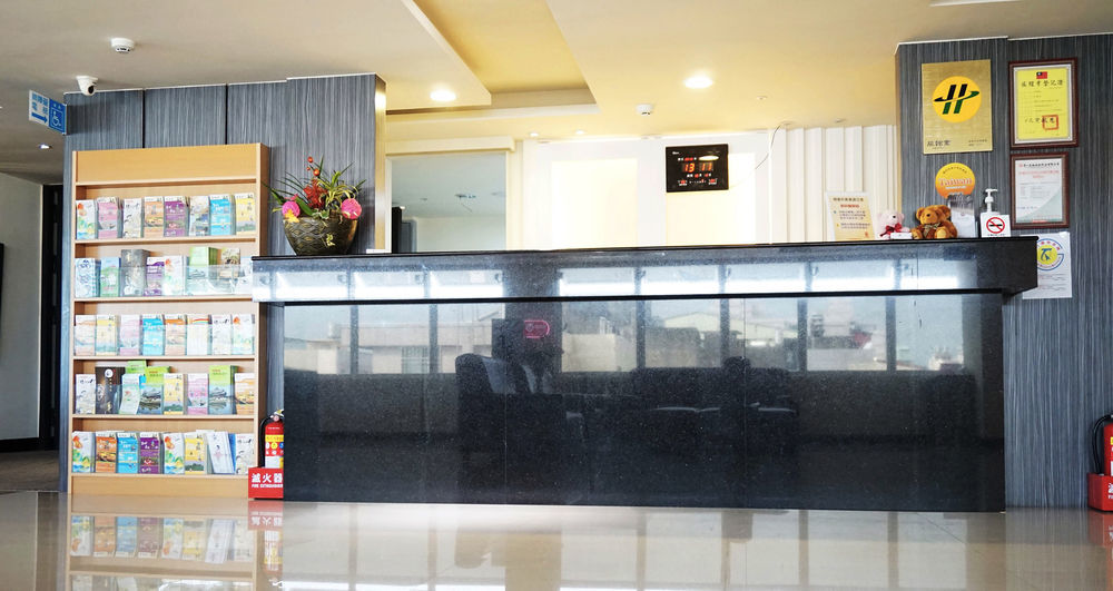 De Reve Express Hotel Чиай Сити Екстериор снимка