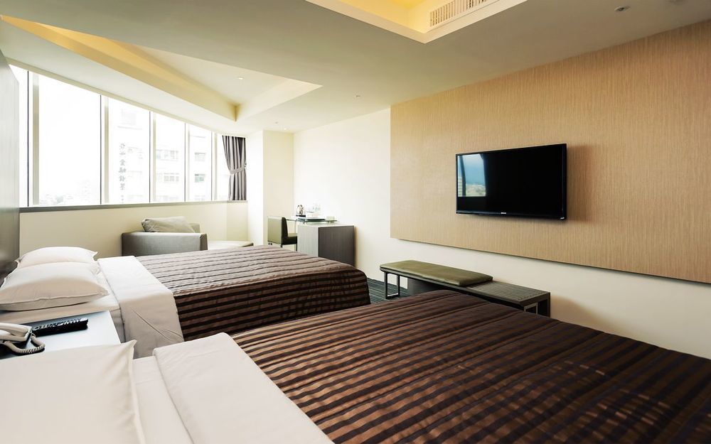 De Reve Express Hotel Чиай Сити Екстериор снимка