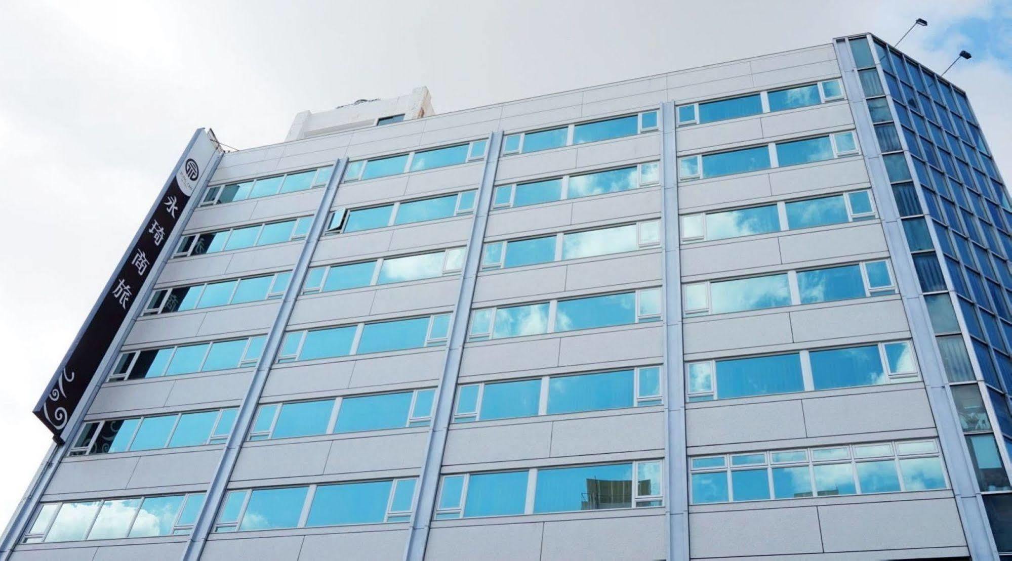 De Reve Express Hotel Чиай Сити Екстериор снимка