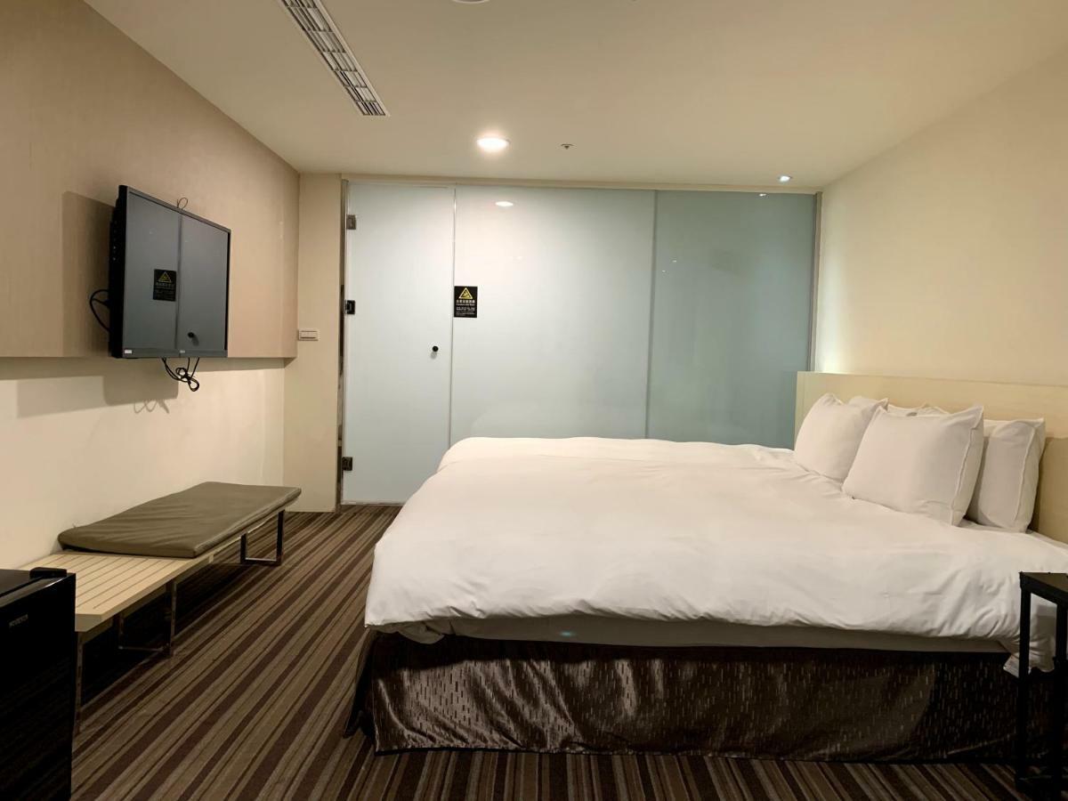 De Reve Express Hotel Чиай Сити Екстериор снимка