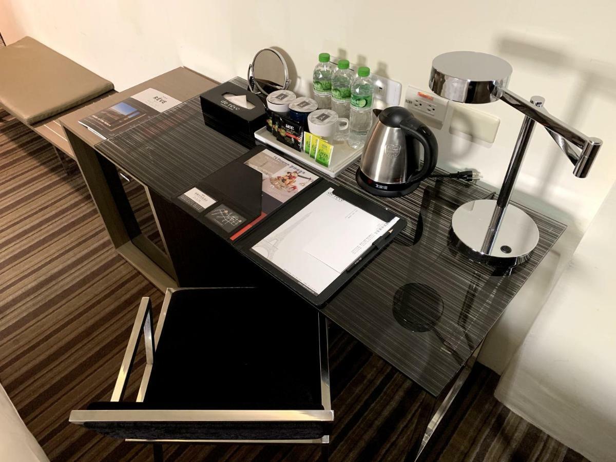 De Reve Express Hotel Чиай Сити Екстериор снимка